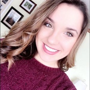 Meet your Posher, Emily